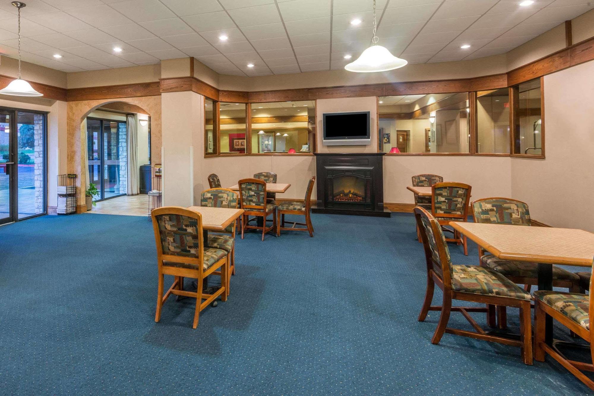 Ramada New Braunfels Hotel ภายนอก รูปภาพ